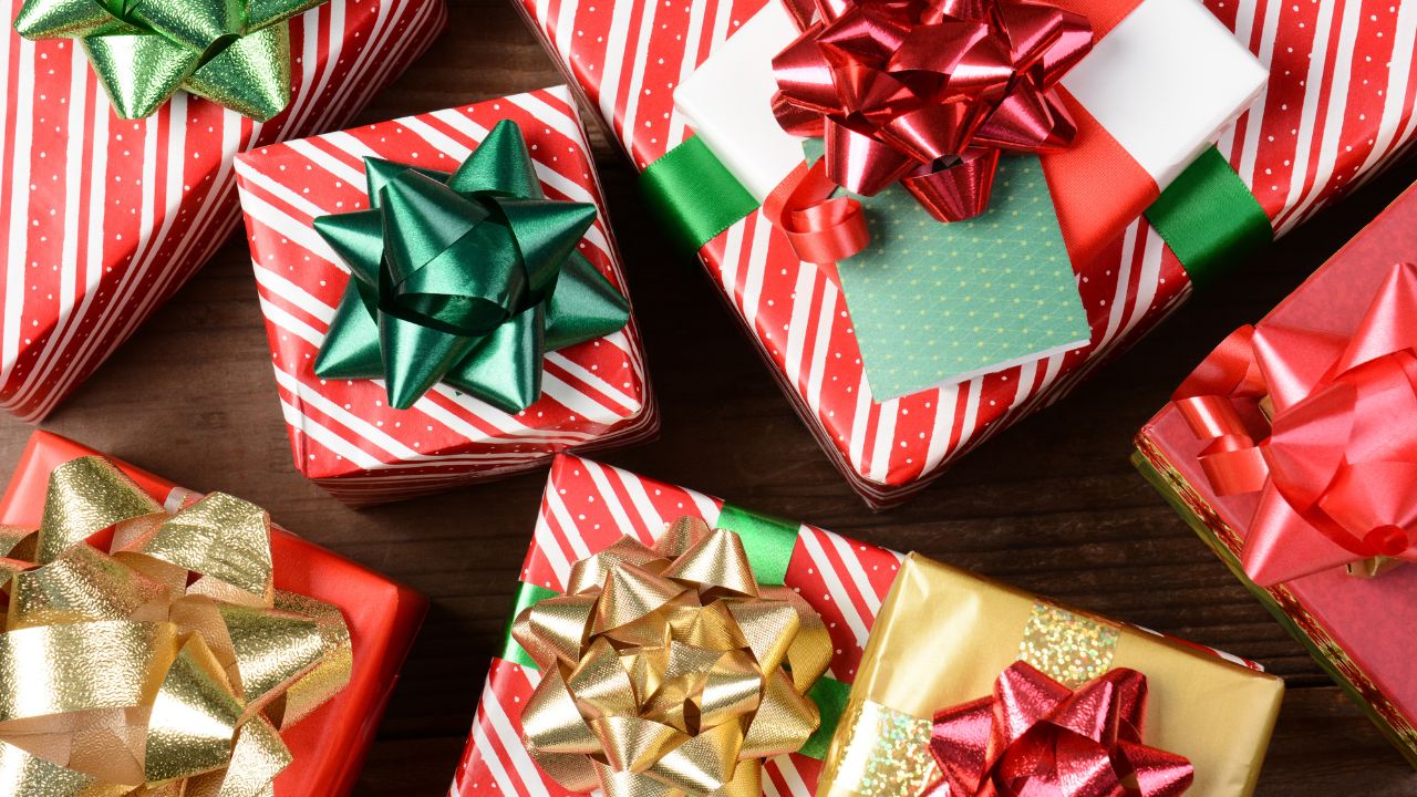 How Buying Bulk Presents Can Strengthen B2B Relationships?